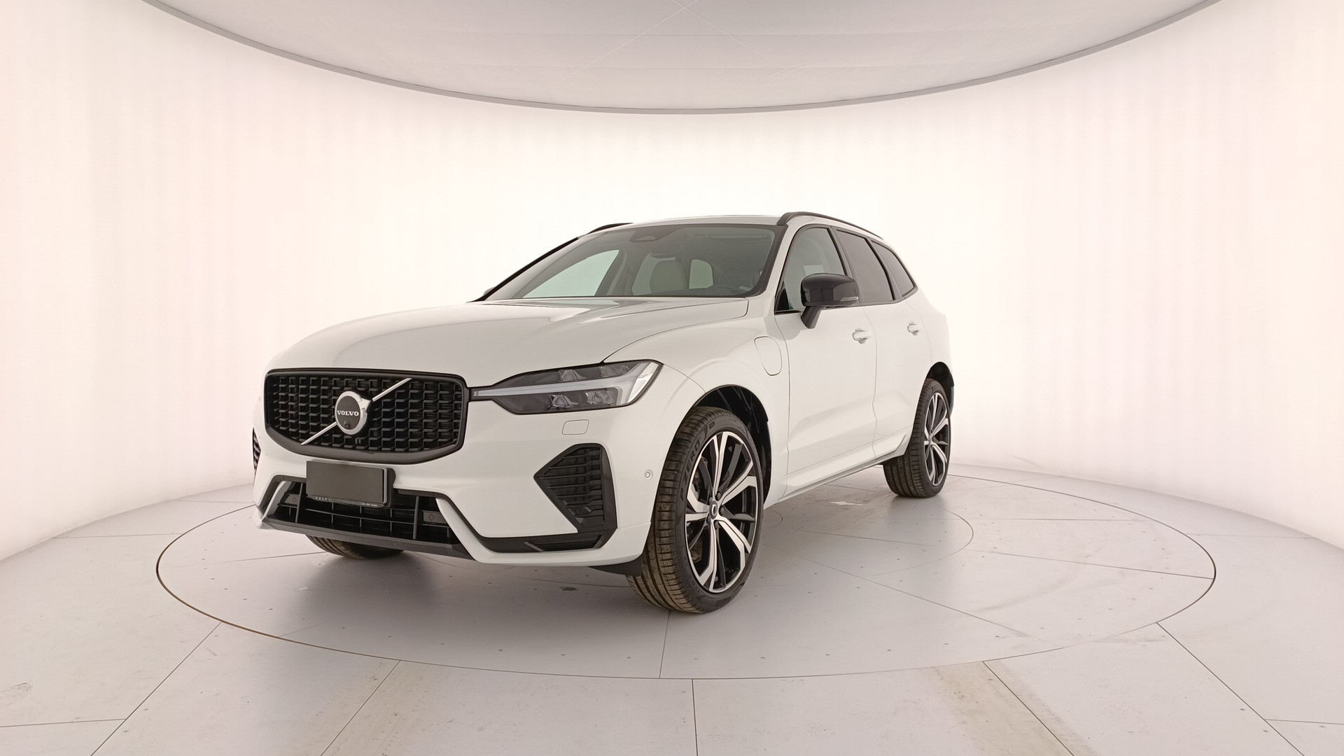0092-volvo-xc60-front sx